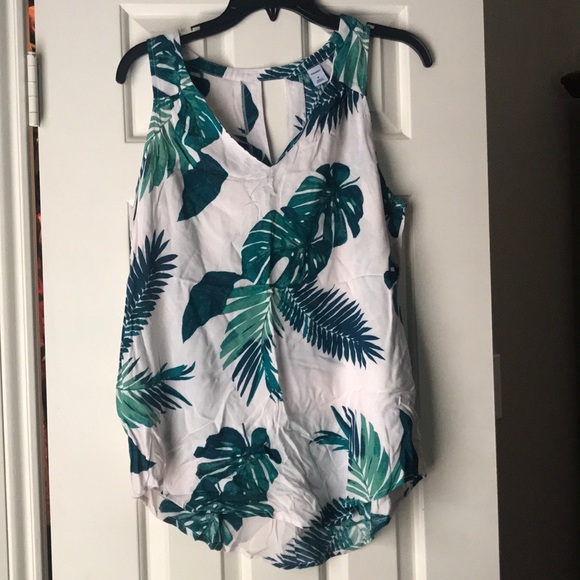 Old Navy Tops - Old navy medium palm tank